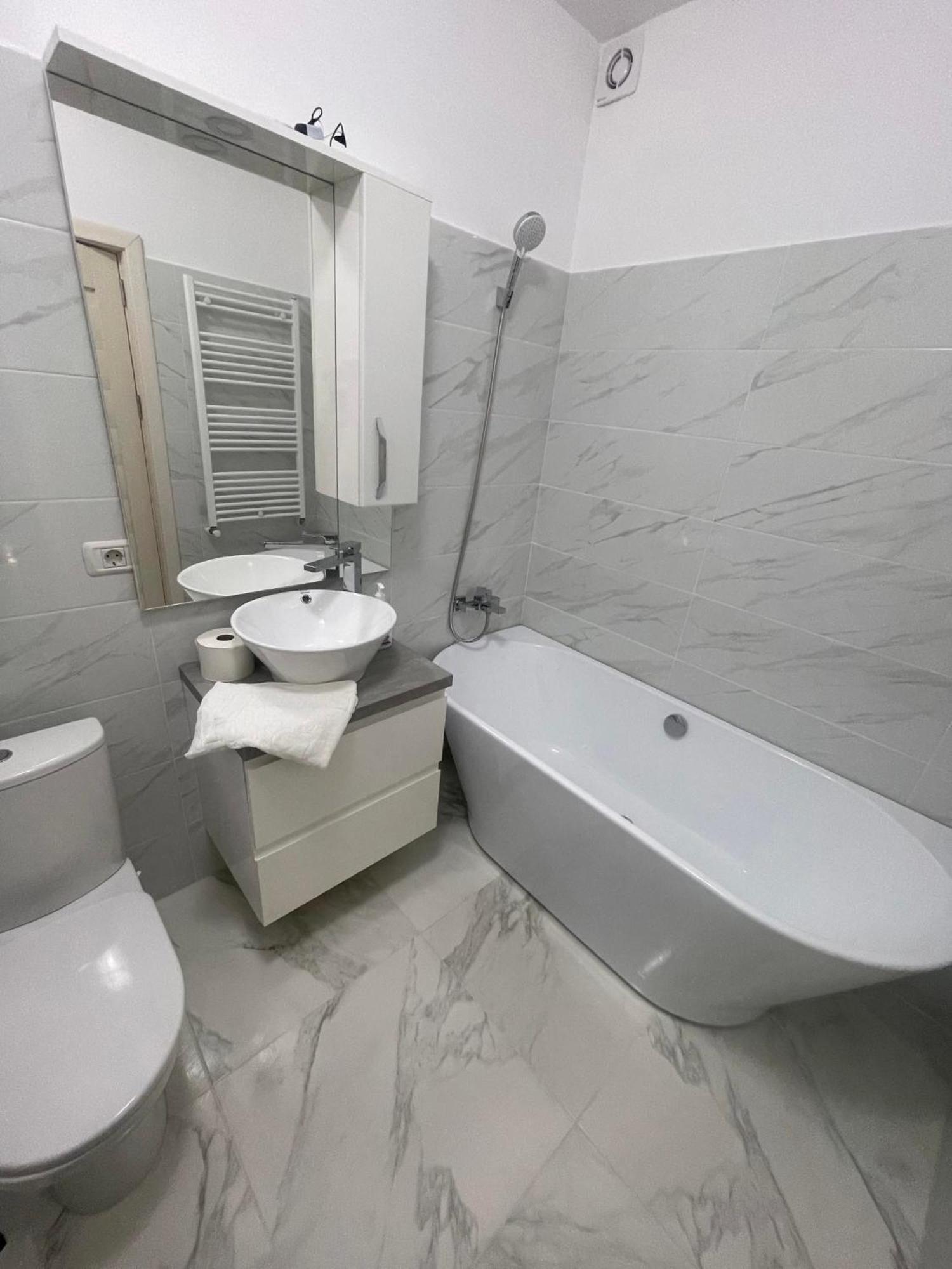 Luxury Apartment Piteşti Eksteriør billede